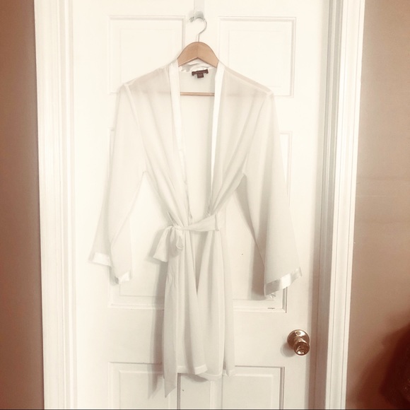 Jones New York Other - Jones  New York White Sexy Robe
